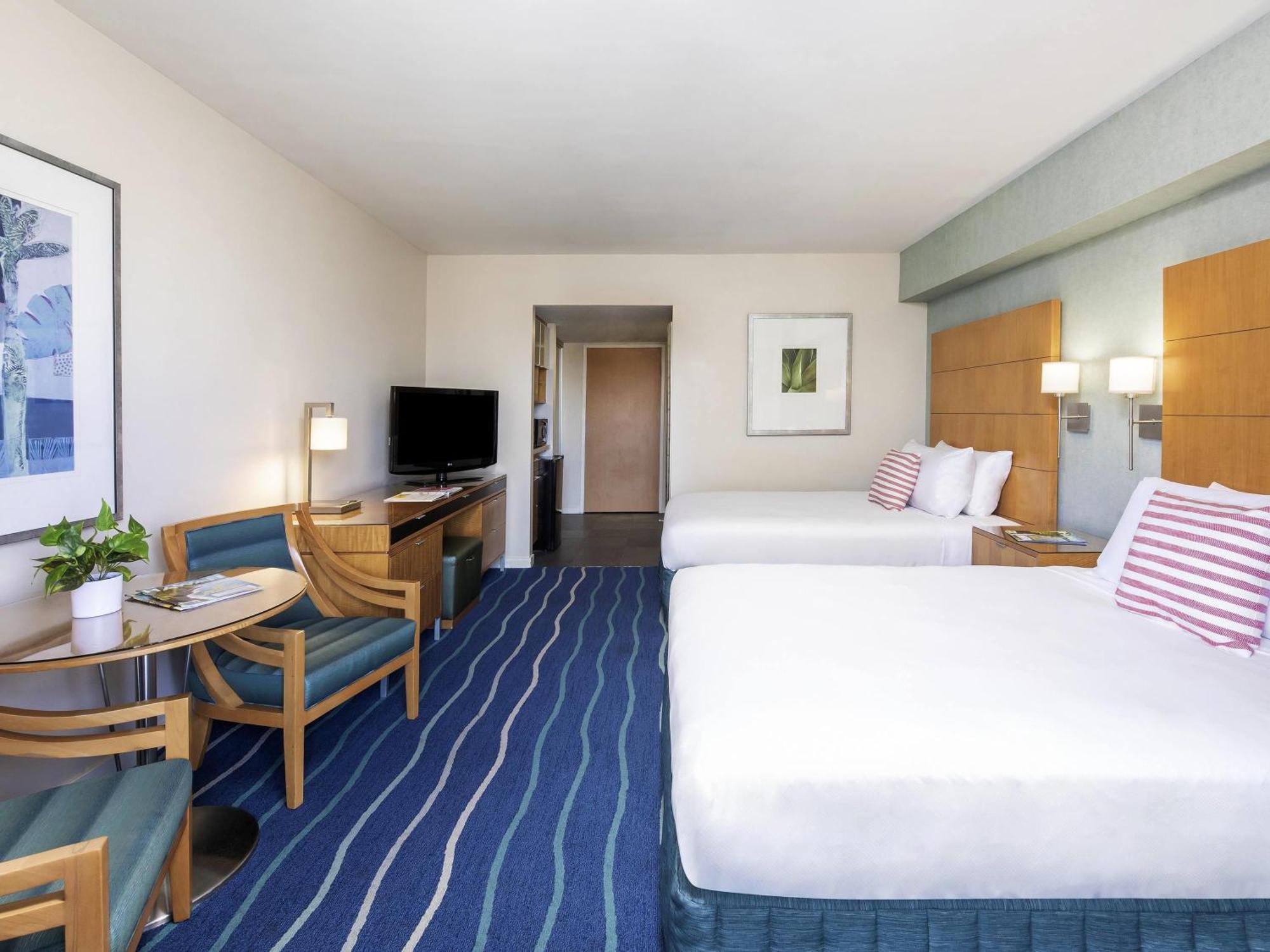 Hotel Ala Moana By Mantra 3*