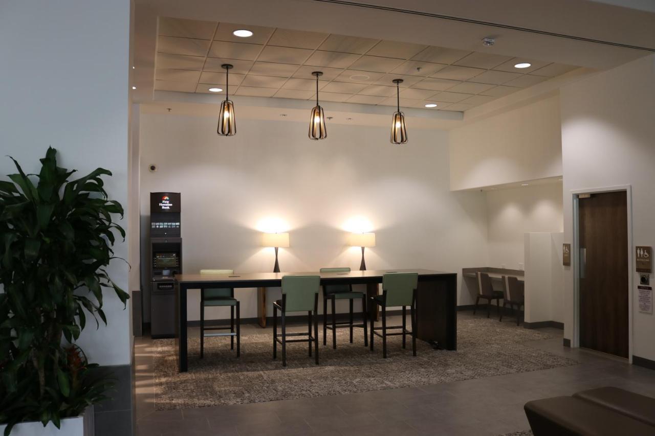 Hotel Ala Moana - Fee Included