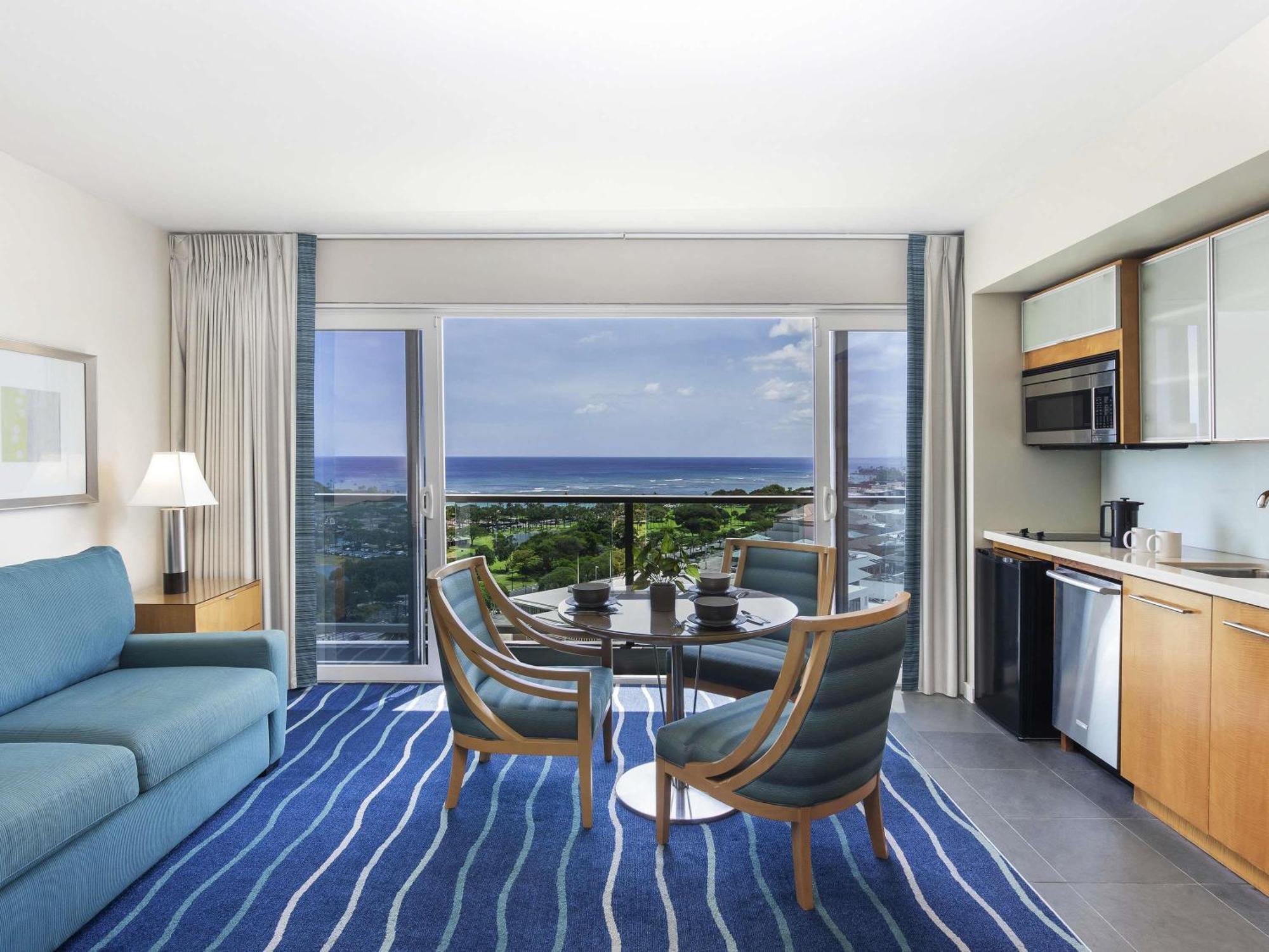 Ala Moana By Mantra